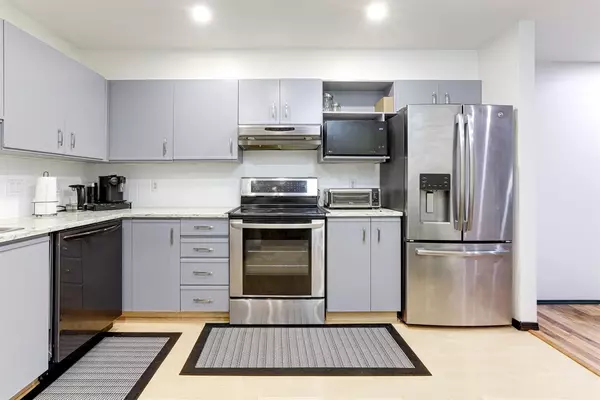 Burnaby, BC V3N 4V2,6737 Station Hill CT #505