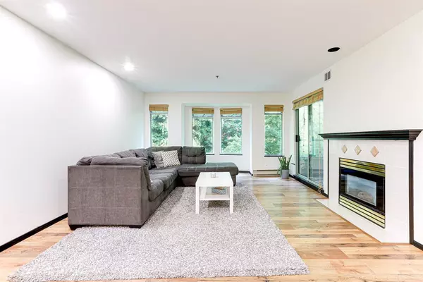 Burnaby, BC V3N 4V2,6737 Station Hill CT #505
