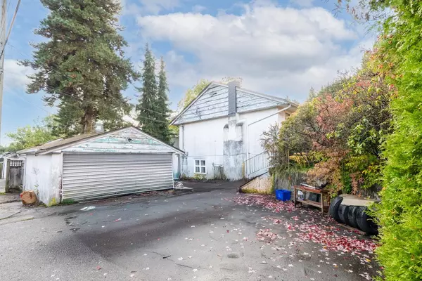 Vancouver, BC V5Y 2X6,470 W 46th AVE