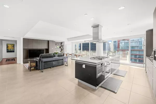 Vancouver, BC V6C 0A2,1139 W Cordova ST #2101