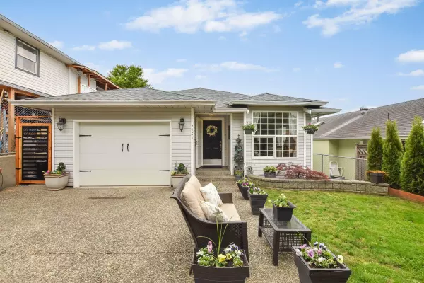 Mission, BC V2V 4A8,7461 Murray ST