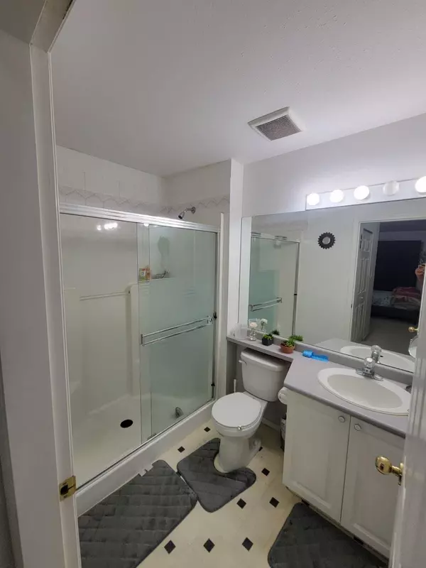 Surrey, BC V3W 2M7,12769 72 AVE #312