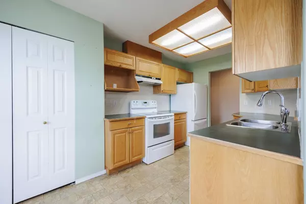 Langley, BC V1M 2L1,20381 96 AVE #305