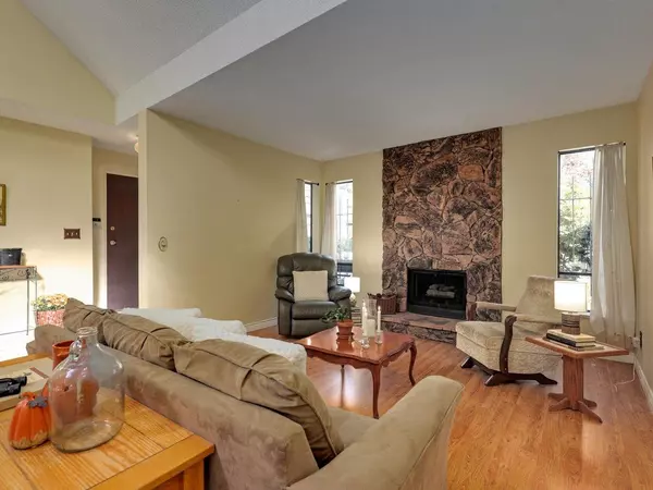 Vancouver, BC V5S 4A6,7847 Marchwood PL
