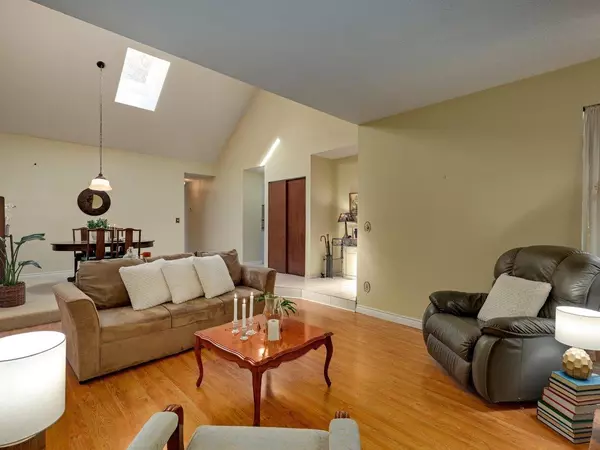 Vancouver, BC V5S 4A6,7847 Marchwood PL