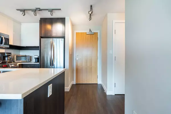 Coquitlam, BC V3K 0C5,958 Ridgeway AVE #1606
