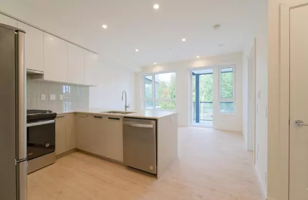 Surrey, BC V3W 3E9,13788 76 AVE #314