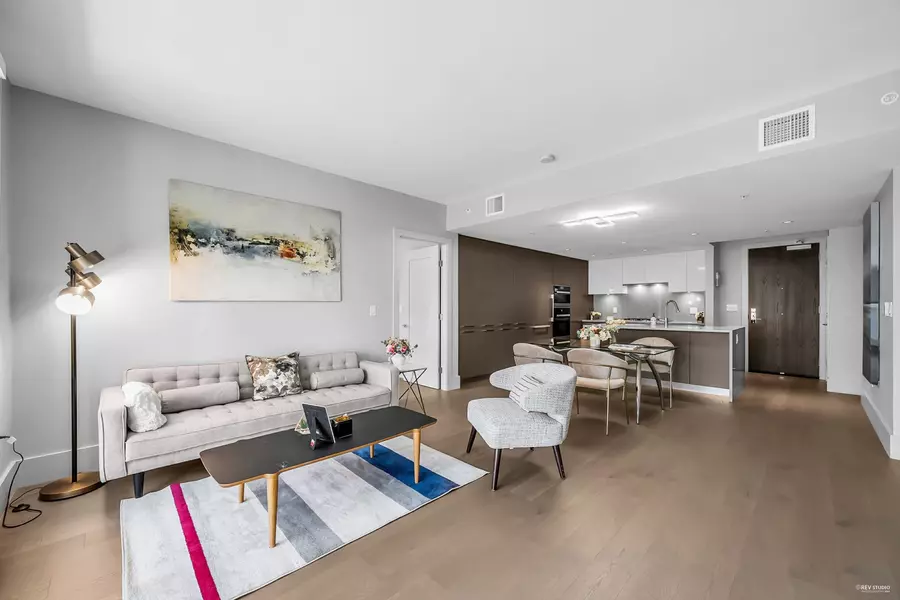 2089 W 43rd AVE #204, Vancouver, BC V6M 2C8