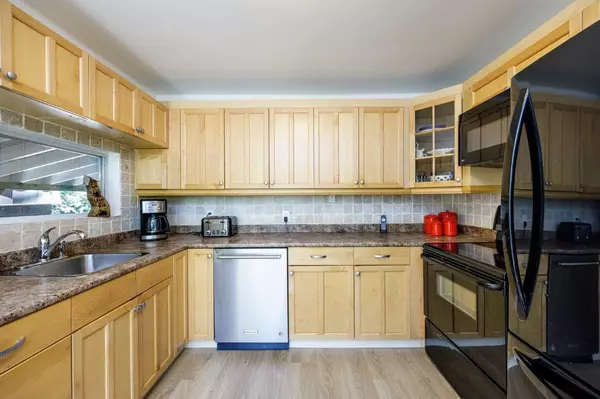 North Vancouver, BC V7R 1A1,1061 Gladwin DR