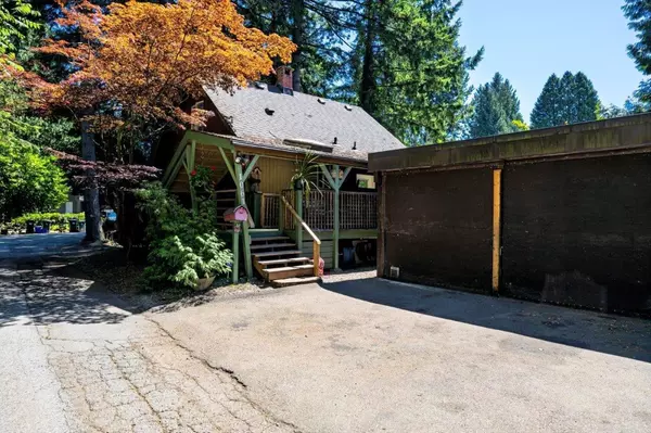 North Vancouver, BC V7R 1A1,1061 Gladwin DR