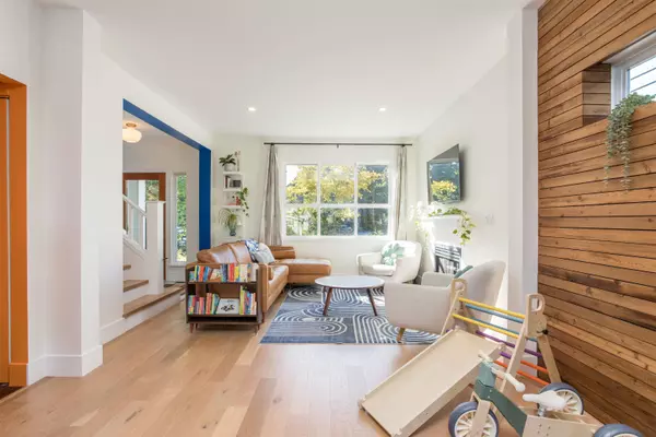 New Westminster, BC V3M 6X6,183 Star CRES