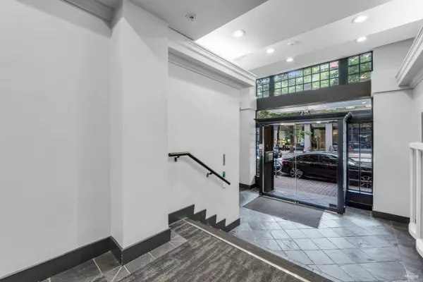 Vancouver, BC V6B 2K7,233 Abbott ST #301