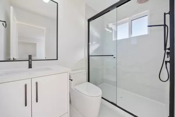 Burnaby, BC V5J 3R4,4170 Hurst ST #2