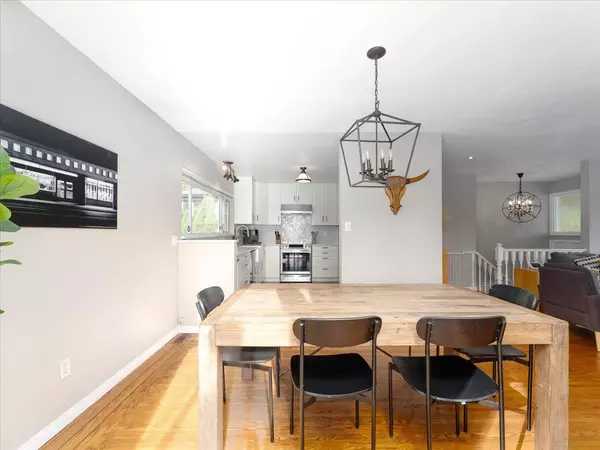 North Vancouver, BC V7H 2H5,799 Plymouth DR