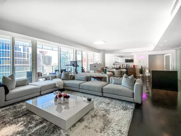 1011 W Cordova ST #2702, Vancouver, BC V6C 0E2