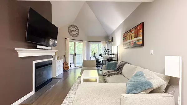 Richmond, BC V6Y 1X9,7457 Moffatt RD #305