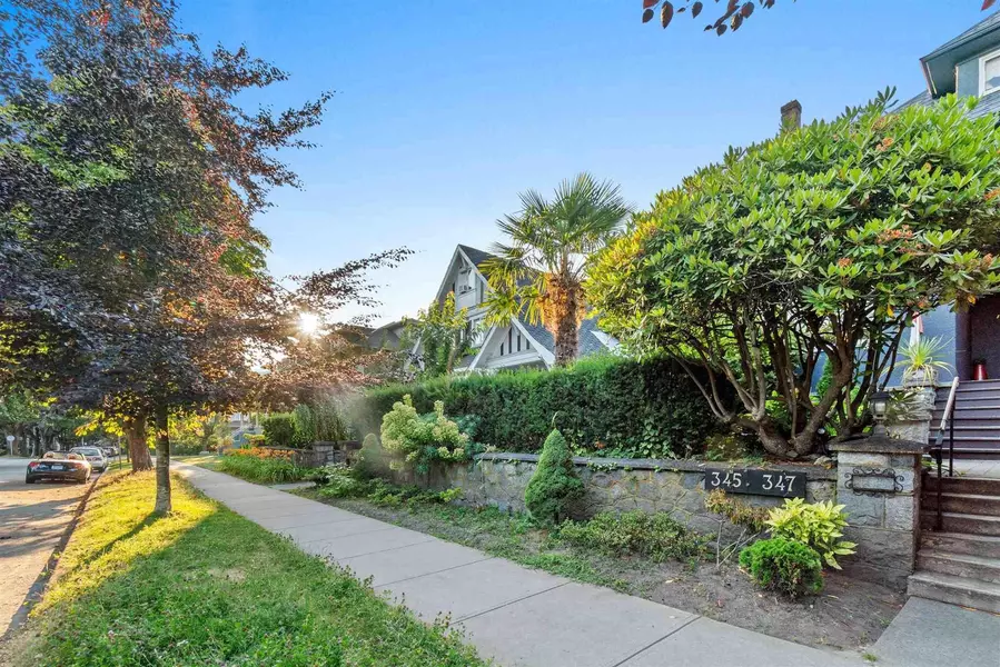 345 W 13th AVE, Vancouver, BC V5Y 1W2