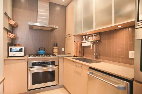 New Westminster, BC V3M 0J4,260 Salter ST #104