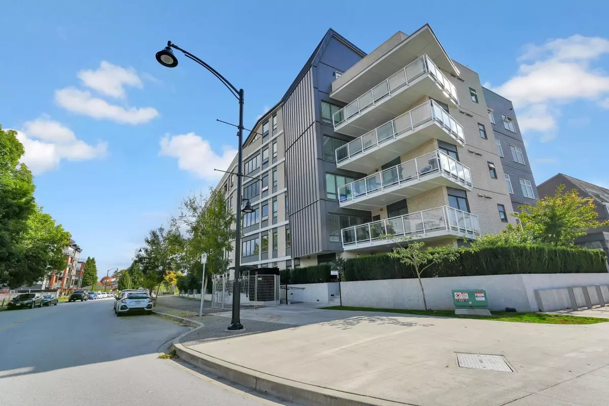 Maple Ridge, BC V2X 4R2,22226 Brown AVE #411