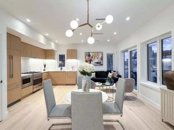 Vancouver, BC V6P 1H5,6815 Oak ST