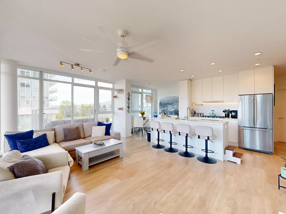 Coquitlam, BC V3J 0J6,657 Whiting WAY #404