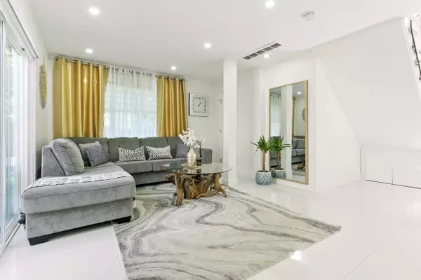 Port Coquitlam, BC V3B 7J5,1221 Halifax AVE