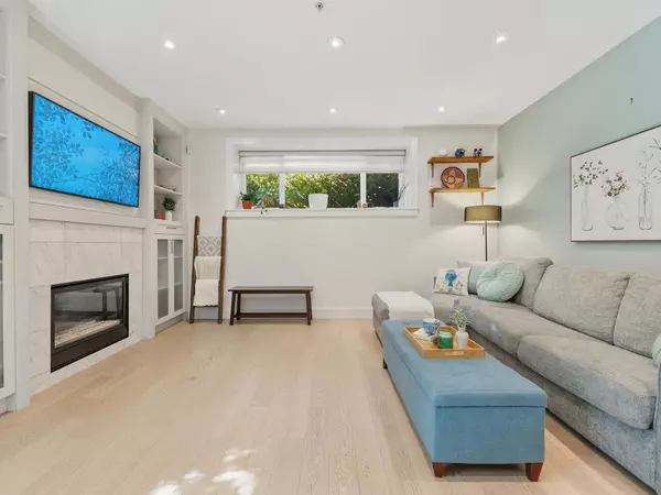165 W 14th AVE Vancouver, BC V5Y 1W8