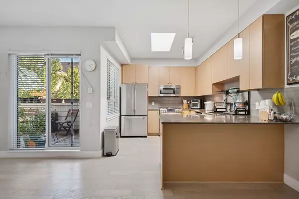 New Westminster, BC V3M 0J1,260 Ewen AVE #202