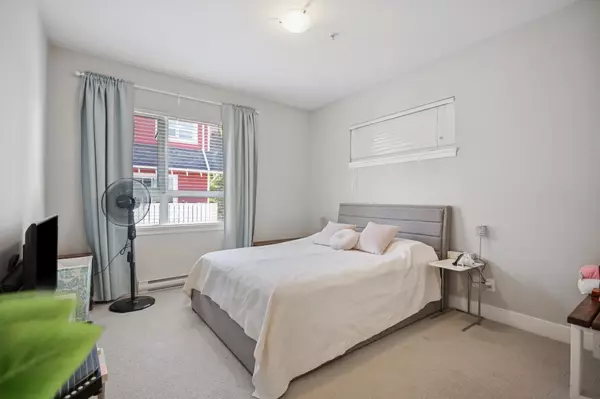New Westminster, BC V3M 0J1,260 Ewen AVE #202