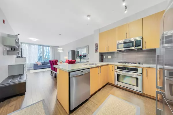 North Vancouver, BC V7M 0B6,159 W 22nd ST #307