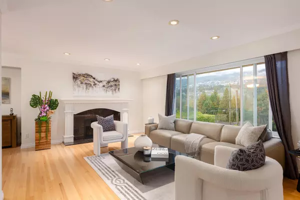 West Vancouver, BC V7T 2A4,850 Jefferson AVE