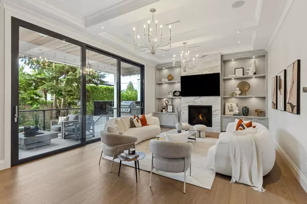 North Vancouver, BC V7R 1M9,939 Forest Hills DR