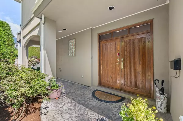 West Vancouver, BC V7V 1K8,2362 Marine DR