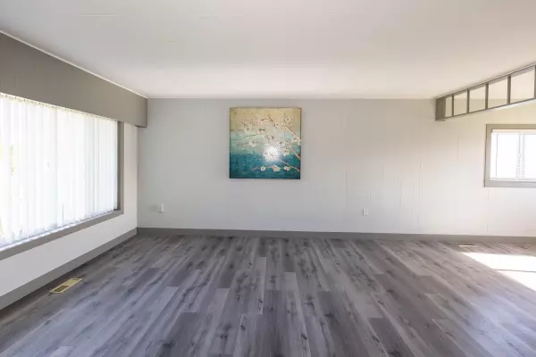 Surrey, BC V3V 3M2,12598 113 AVE