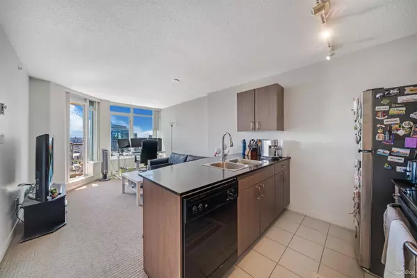Vancouver, BC V6C 3T3,610 Granville ST #2714