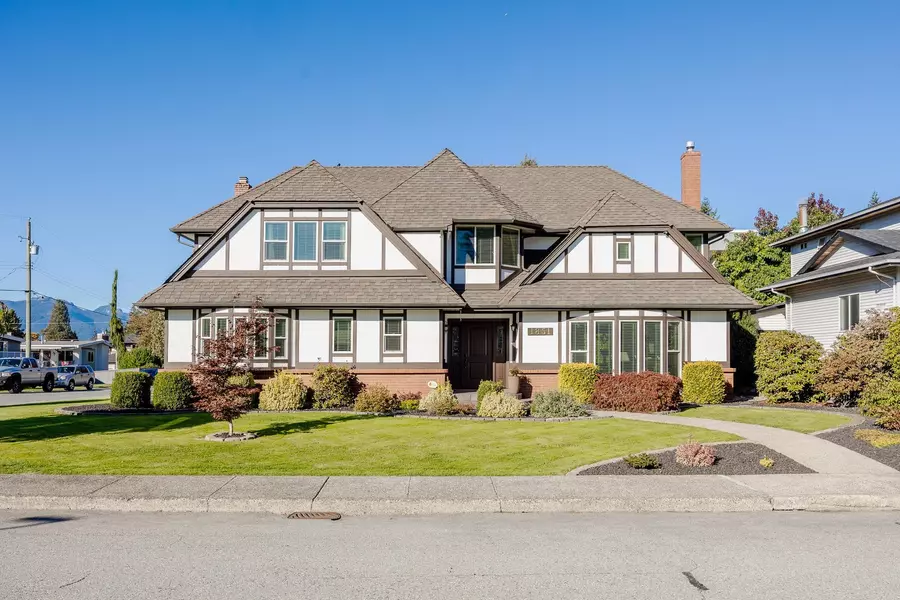 1851 Masset CT, Coquitlam, BC V3J 7P1