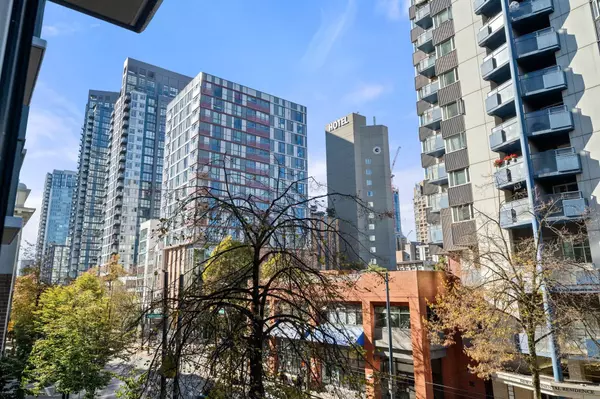 1082 Seymour ST #305 Vancouver, BC V6B 1X9