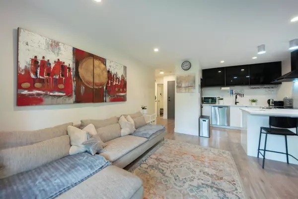 Vancouver, BC V6G 1M8,1718 Nelson ST #402