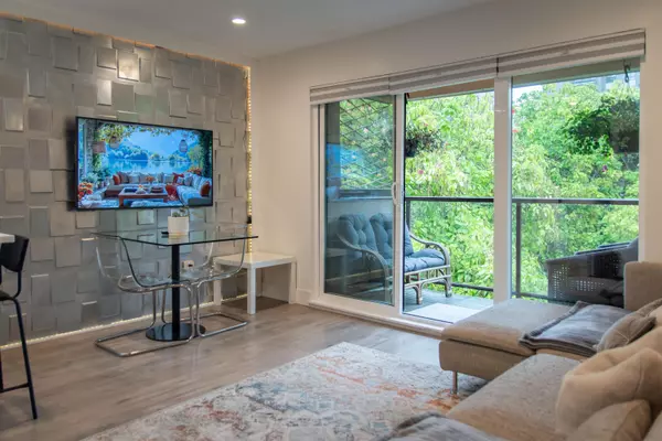 Vancouver, BC V6G 1M8,1718 Nelson ST #402