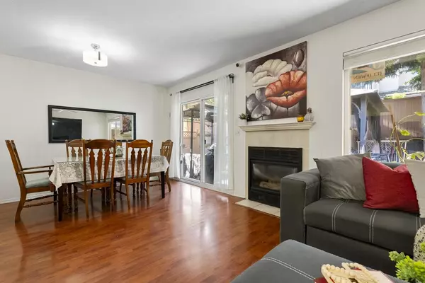 Surrey, BC V3R 0S1,10051 155 ST #43