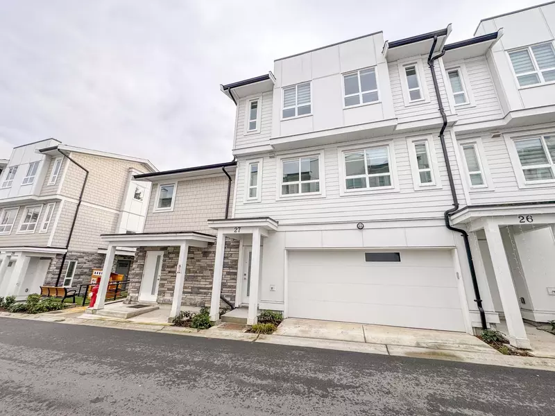 8181 135a ST #27, Surrey, BC V3W 3N8