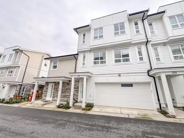 8181 135a ST #27, Surrey, BC V3W 3N8