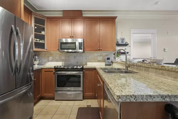 Abbotsford, BC V2T 0A6,32729 Garibaldi DR #222