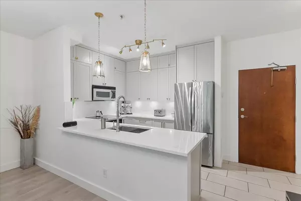 Port Moody, BC V3H 5N1,200 Capilano RD #106