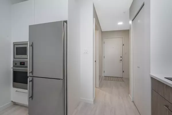 Coquitlam, BC V3J 0H9,691 North RD #1303