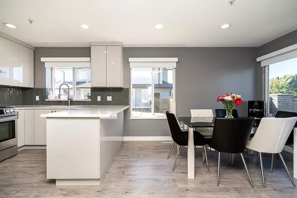 Port Coquitlam, BC V3B 7V7,1370 Riverwood Gate #52