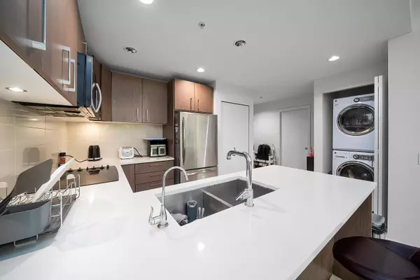 5981 Gray AVE #101 Vancouver, BC V6S 0G1
