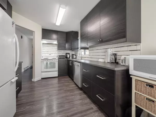 Gibsons, BC V0N 1V9,765 School RD #1