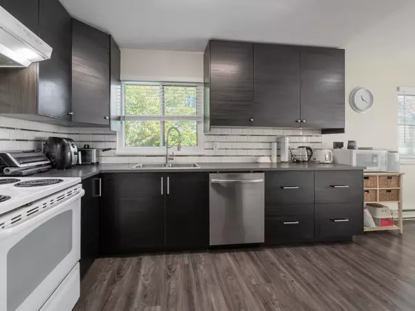 Gibsons, BC V0N 1V9,765 School RD #1