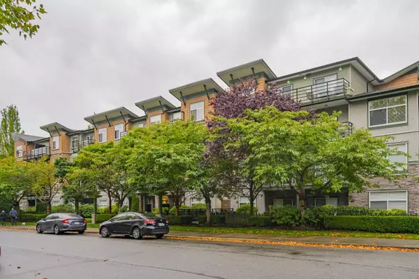 8183 121a ST #303, Surrey, BC V3W 1S7